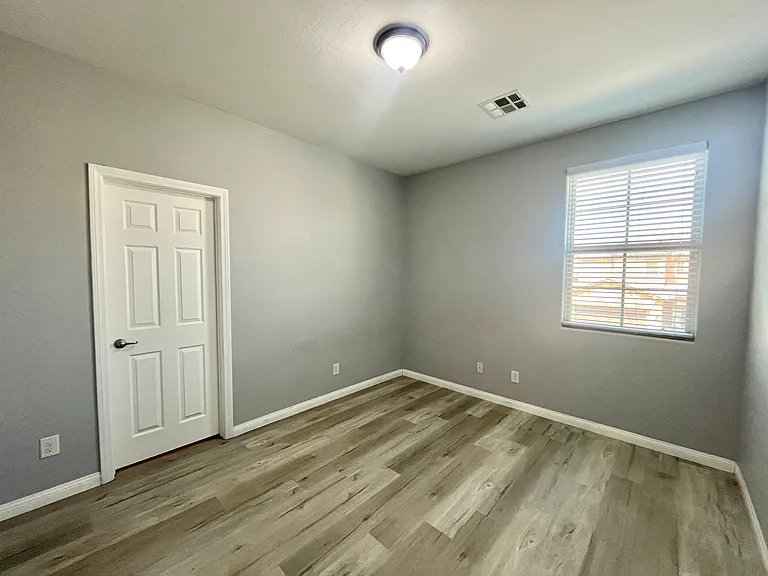 576 Glassford Ct — Photo 51