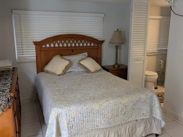 767 NW 112th St, Miami, FL 33168