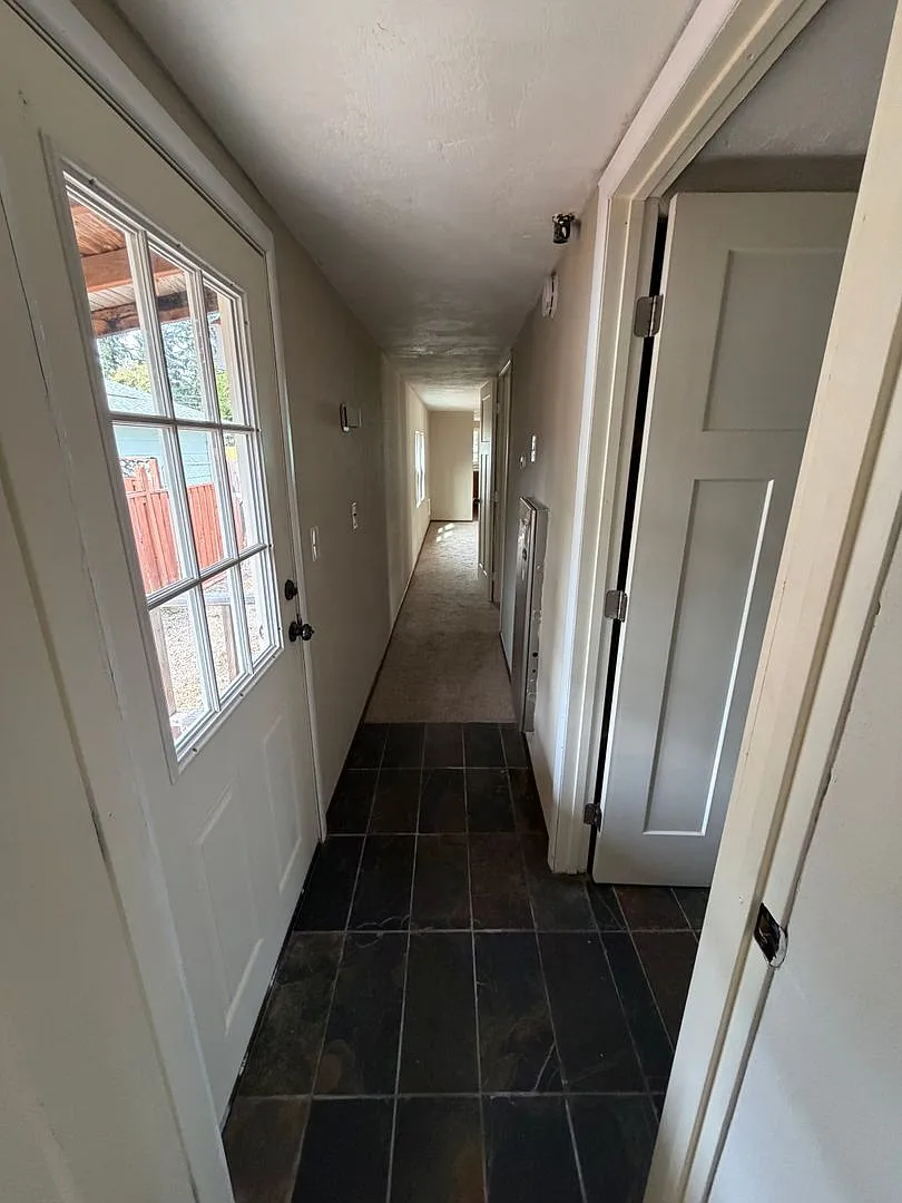 2-bedroom 1 bath House — Photo 1