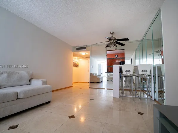 701 Three Islands Blvd APT 506, Hallandale, FL 33009