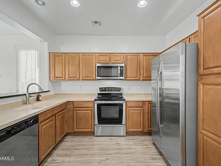 2879 N Claire Dr — Photo 12