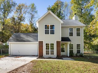 111 Sweetwater Dr, Jacksonville, NC 28540