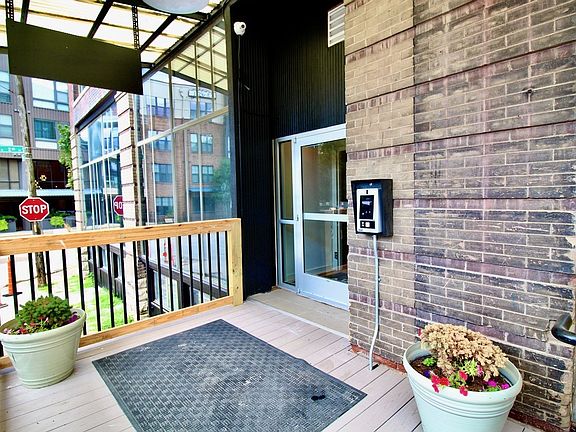 4th image of 201 Wyandotte St APT 202