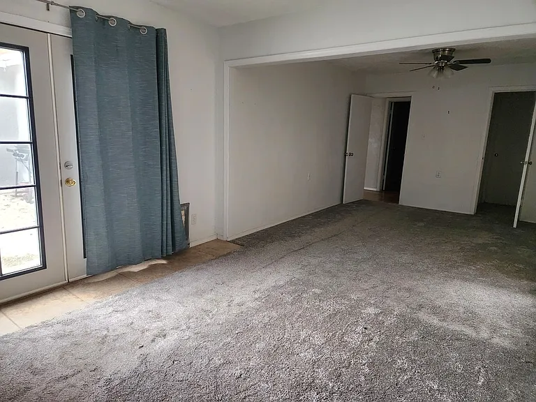 1700 S Avenue B — Photo 25
