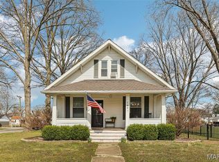 1491 Clinton St, Carlyle, IL