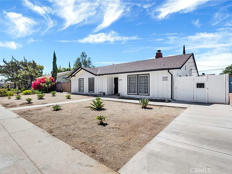 22538 Roscoe Blvd — Photo 17