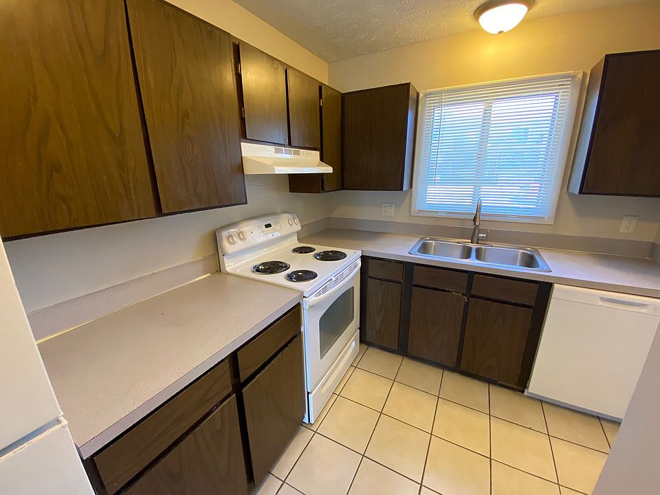 1st image of 4302 S 27th St #1