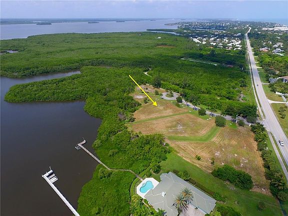 4th image of 2355 Pelican Bay Ln