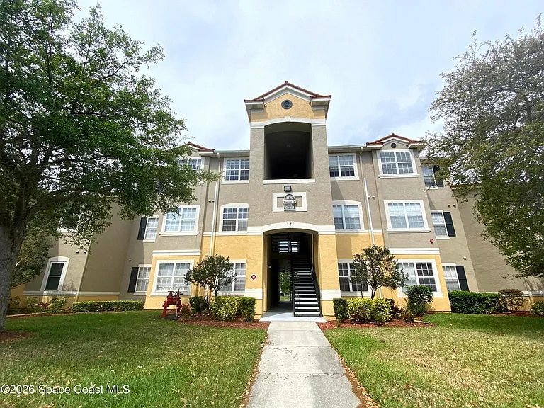 1776 Sophias Dr #301 — Photo 2