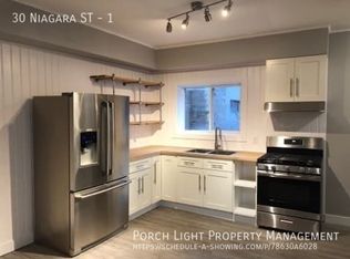 30 Niagara St #1, Hamilton, ON L8L 6A2