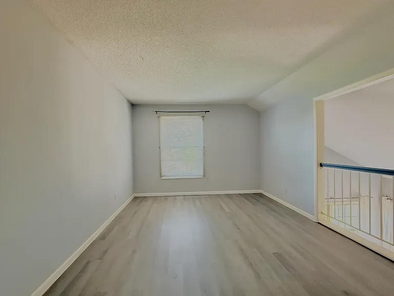 1450 S Webb Rd #422 — Photo 5