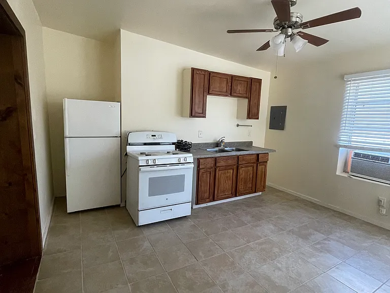 1117 N El Paso St — Photo 10