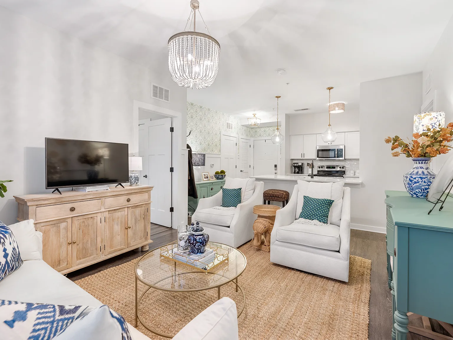 410 Rosedale Ave — Photo 3