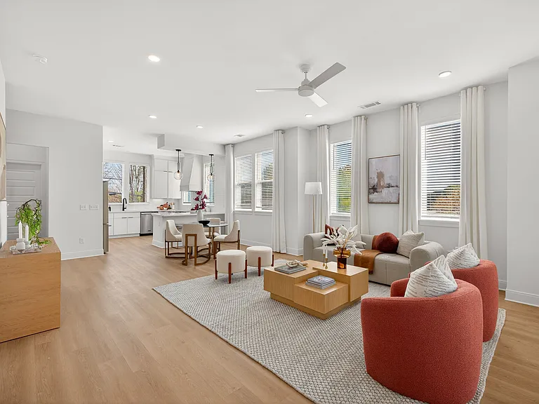 Ballantyne Townhomes at Elm — Photo 4