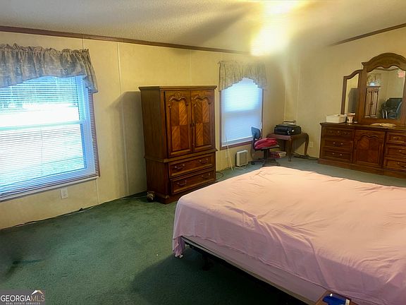 3rd image of 882 Caldwell Rd