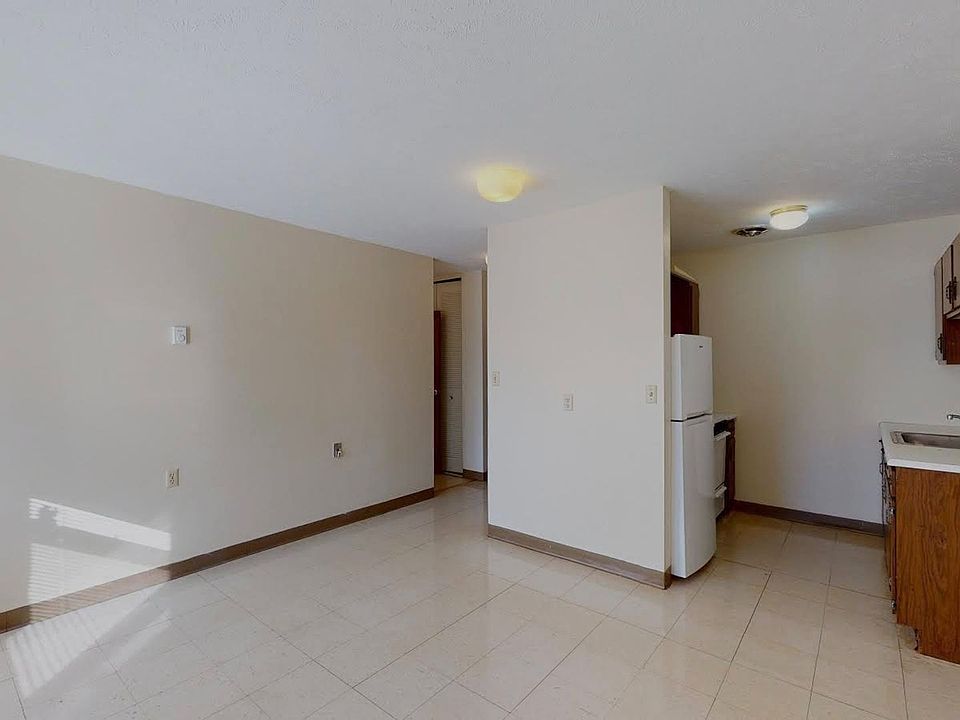 1st image of 710 W Dakota Ave APT 215