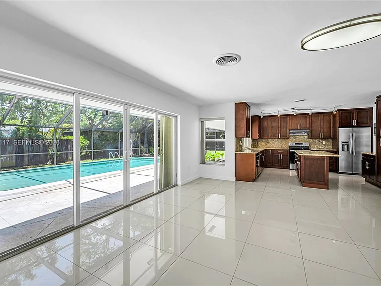13100 SW 81st Ave — Photo 5