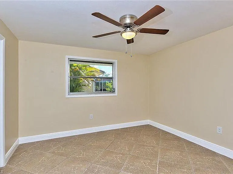 4480 Parrot Ave — Photo 11