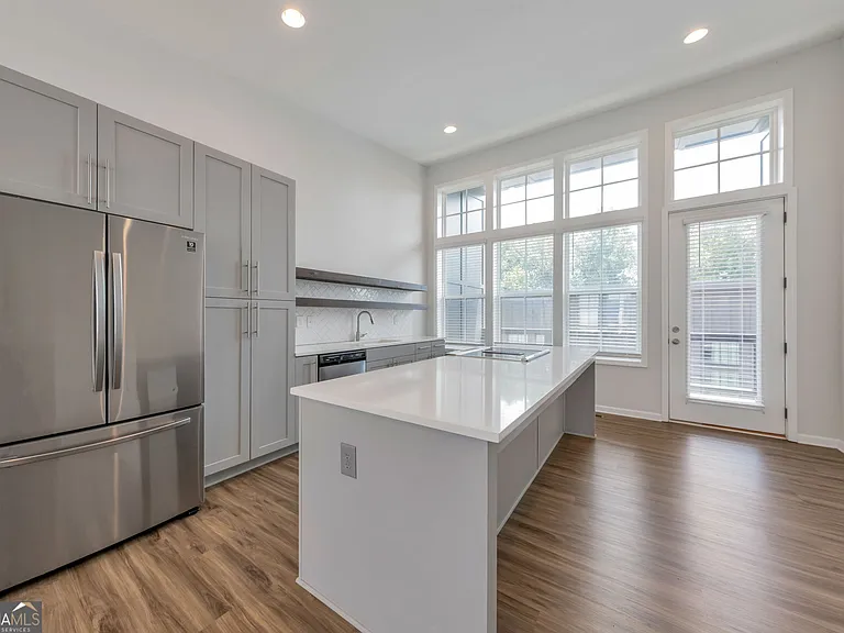 910 Brees Ct — Photo 4