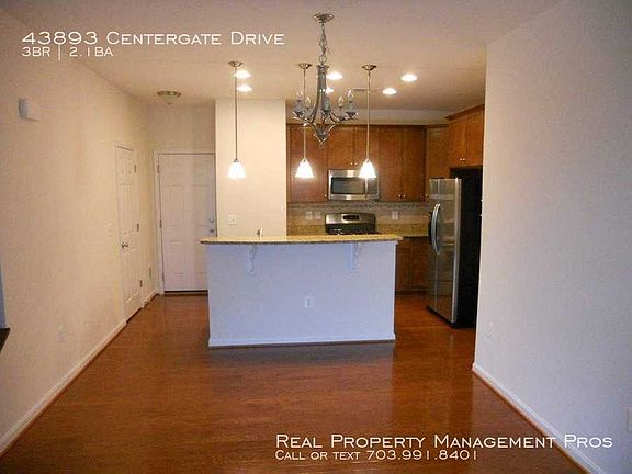 2nd image of 43893 Centergate Dr