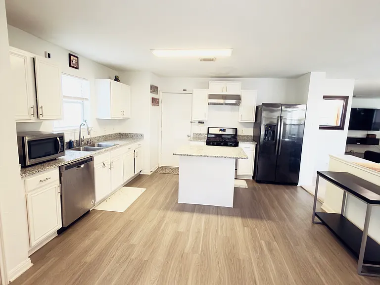 15106 Blue Creek Ranch Dr — Photo 2
