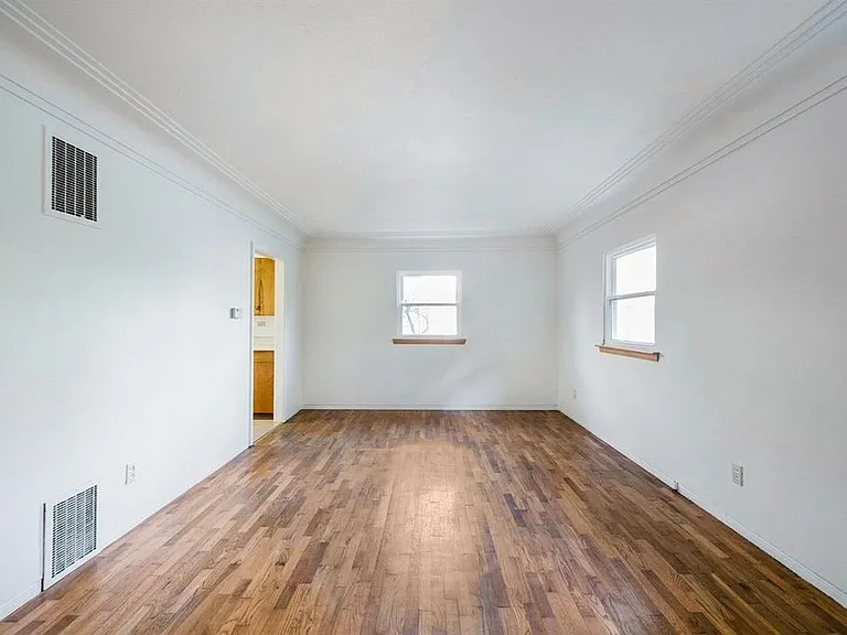 1404 Jorn Ct — Photo 3