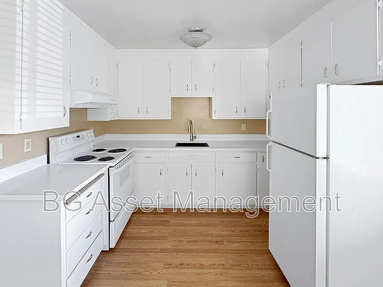 121 Eddy St — Photo 4