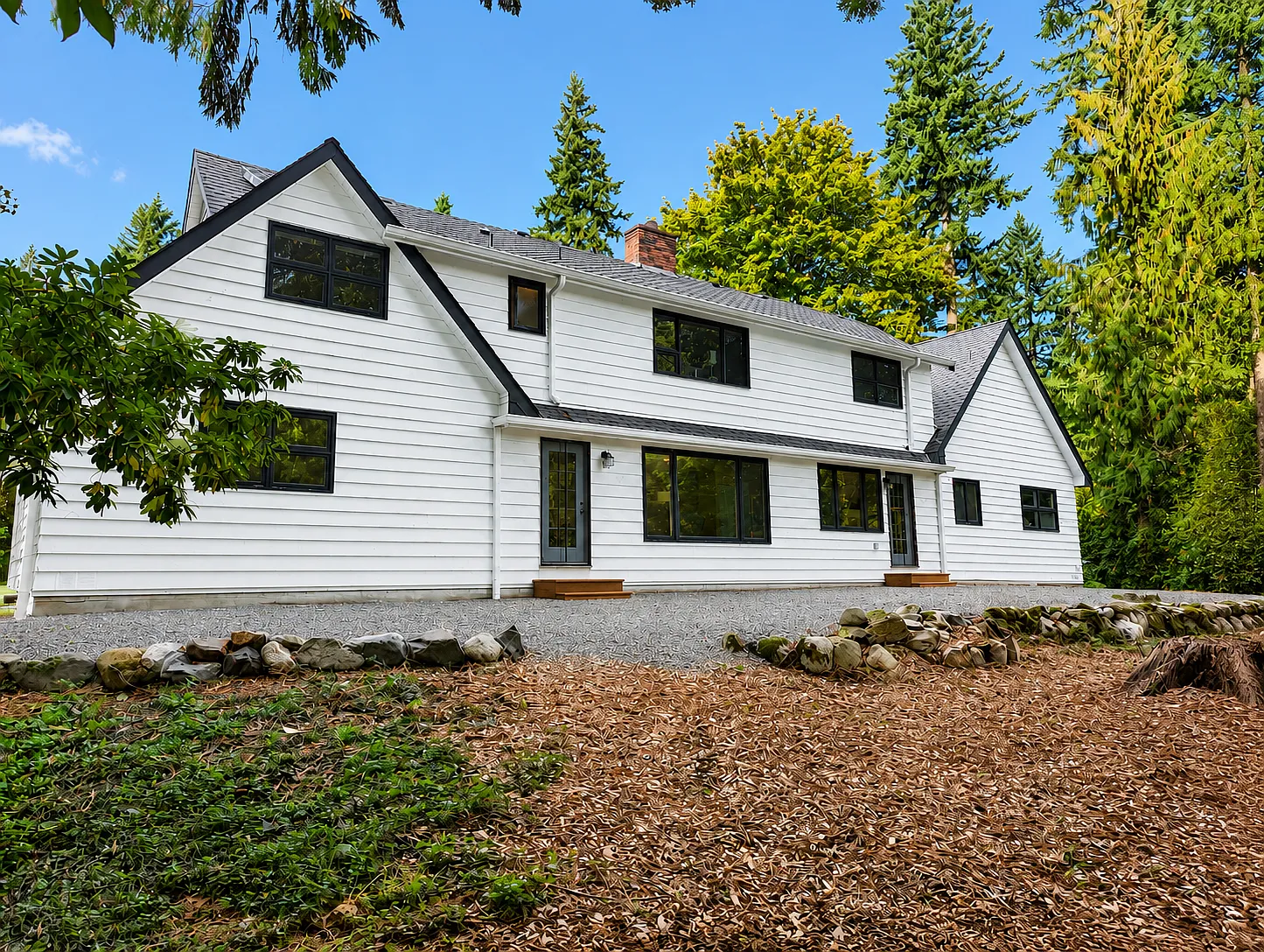 4 bed, 3.5 bath, 4430 sqft, $5,300 — Photo 3