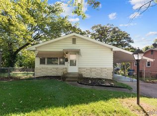 610 Superior Dr, Saint Louis, MO 63135