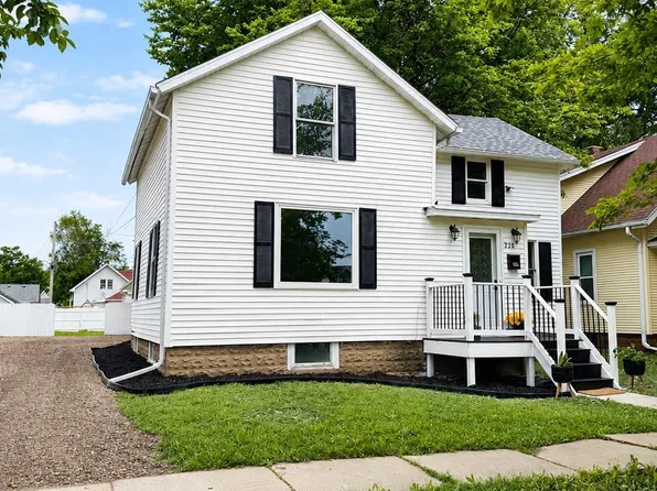226 4th Ave W, Cresco, IA 52136