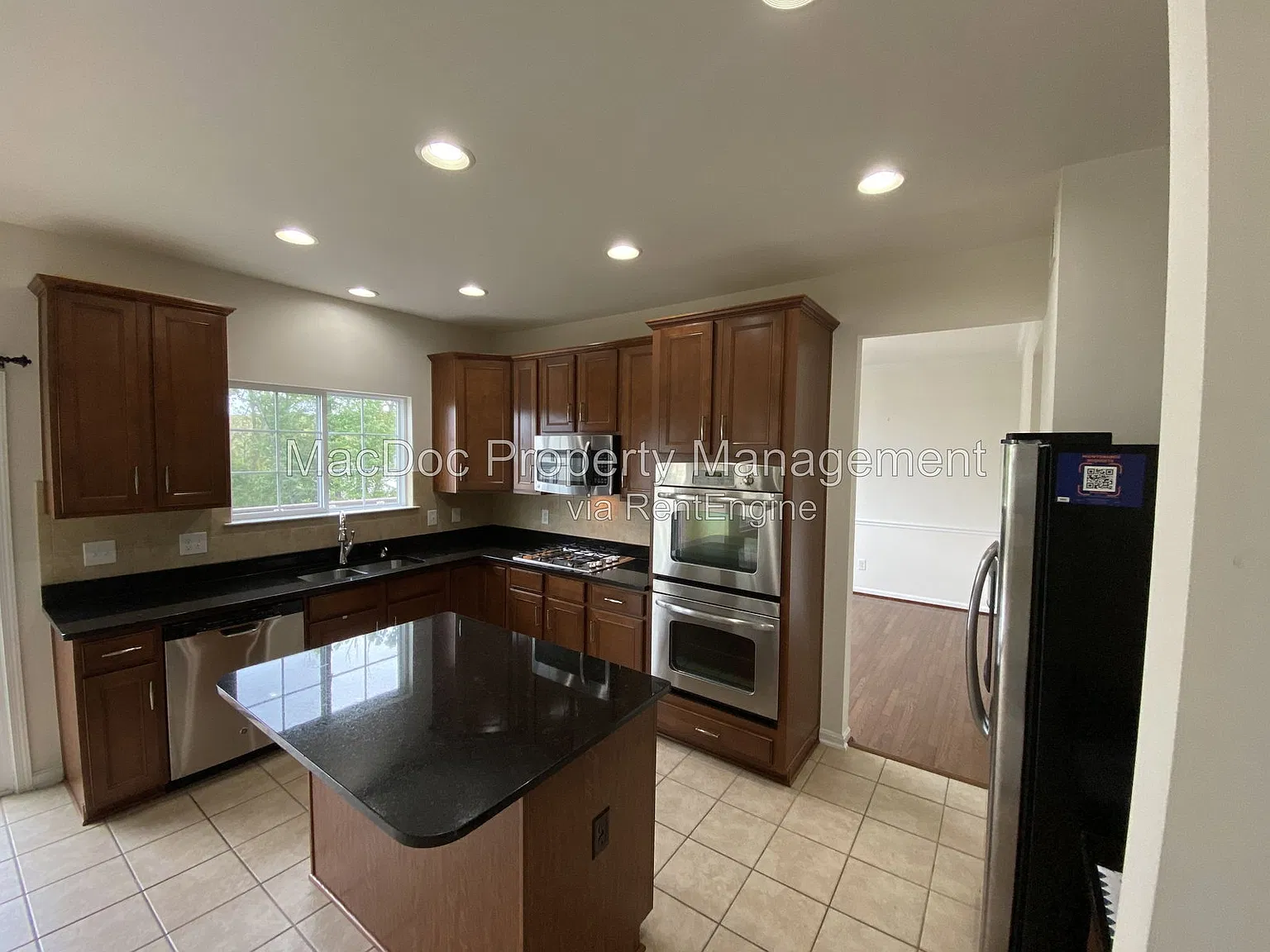 4 bed, 2.5 bath, 2638 sqft, $3,295 — Photo 4