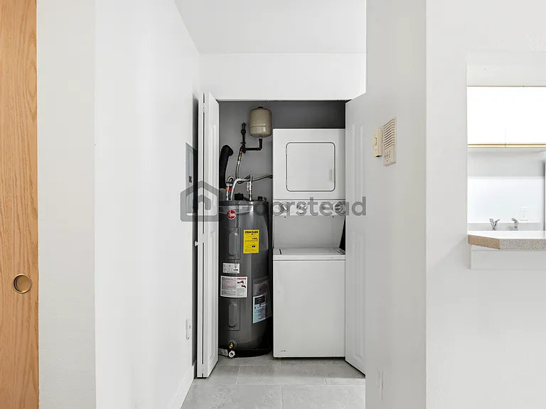 601 Summit Ave E #203 — Photo 15
