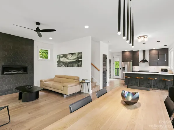 253 Willow Rd, Waynesville, NC 28786