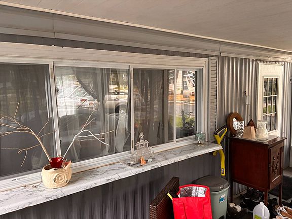 3rd image of 1817 Amberwood Dr