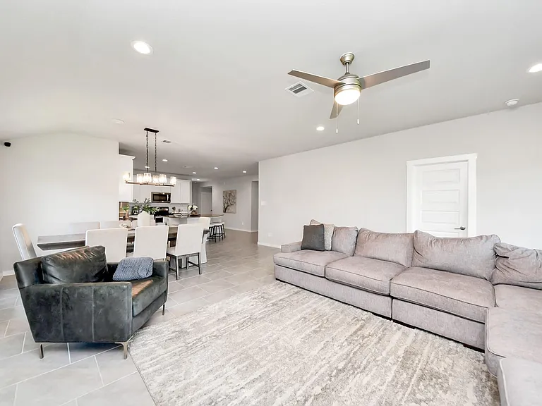 3306 Dagostino Creek Dr — Photo 28