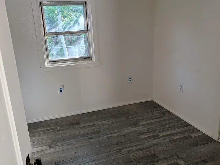 1020 Jefferson St — Photo 10