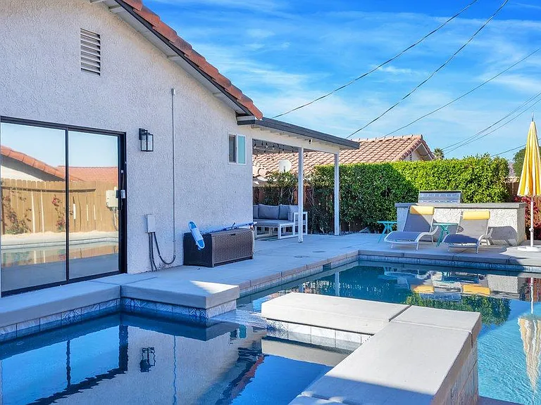 53450 Avenida Alvarado — Photo 2