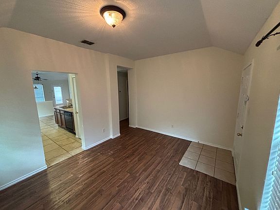 3rd image of 3408 Saint Vincent Rd