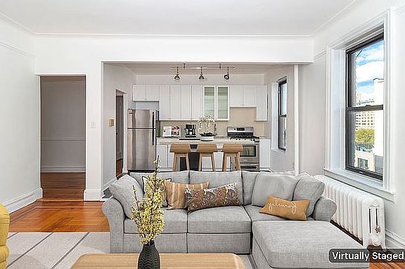 4th image of 277 Washington Ave APT 6E