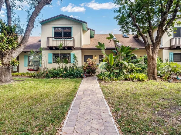 183 NE 6th Ct, Dania Beach, FL 33004