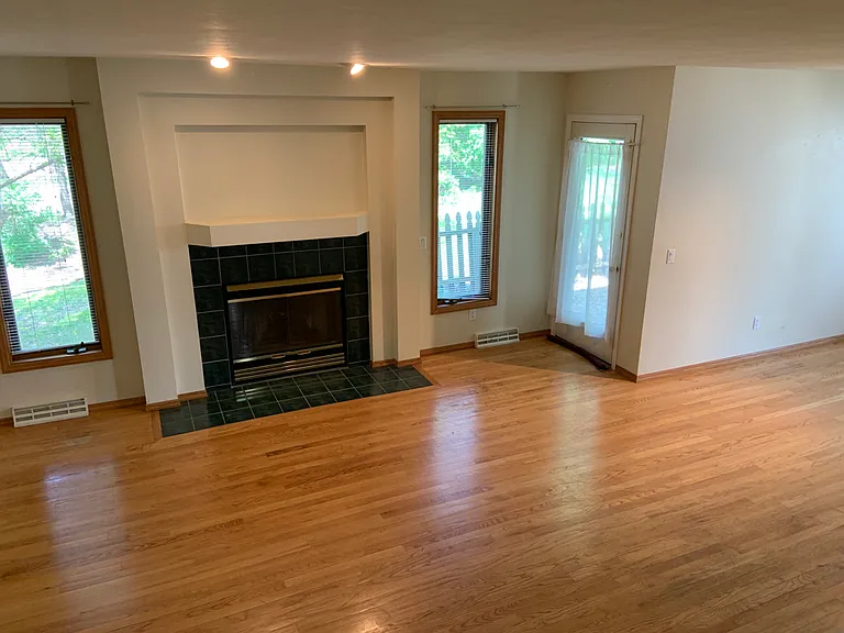 1228 N High Point Rd — Photo 8