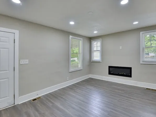 1888 Vesta Ave, College Park, GA 30337