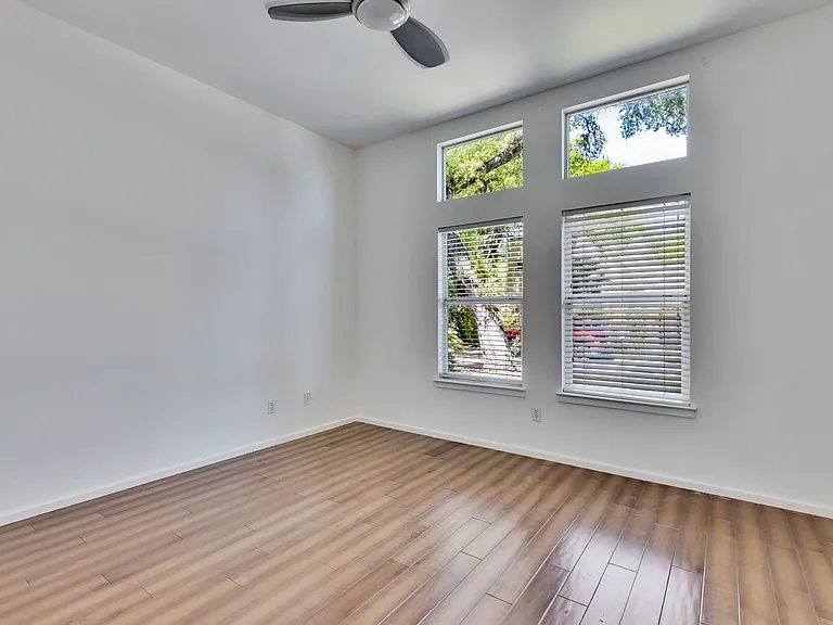 3808 Menchaca Rd — Photo 23