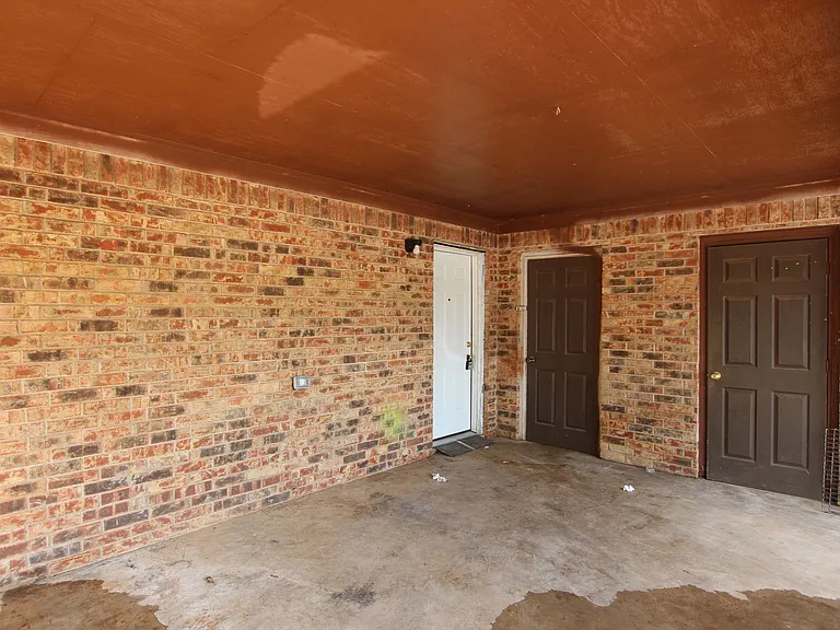 1428 E. Houston SERIES 74 — Photo 1