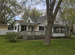 627 3rd St NE, Faribault, MN 55021