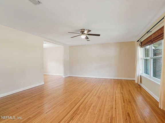 3rd image of 5570 Maxine Dr