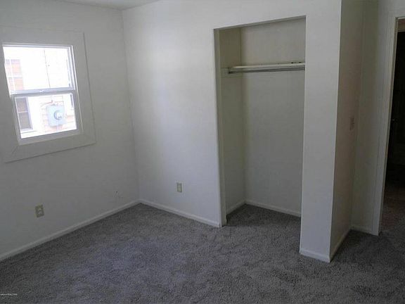 4th image of 905 Poxson Ave