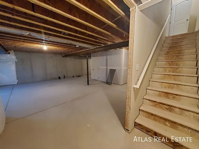 710 Finch Dr — Photo 18