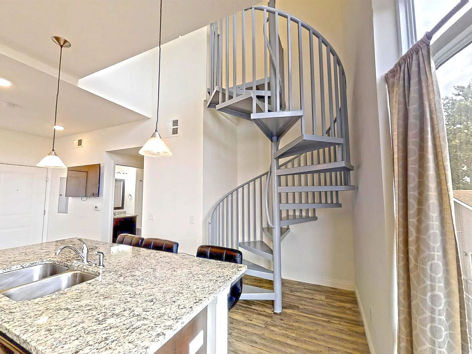 204 S Fifth St - 405 — Photo 4
