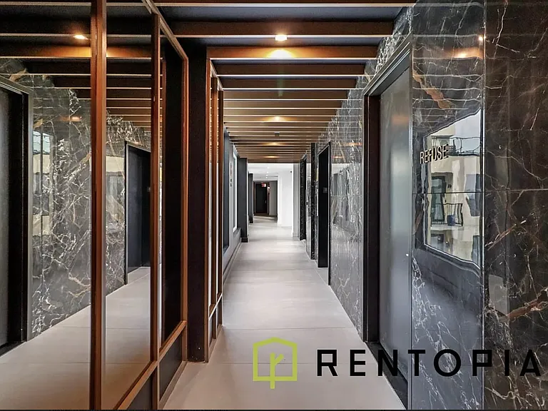 228 Berry St #7R — Photo 9
